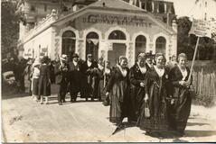Carte postale de la fête du costume savoyard en 1921. Coll. Archives d’Aix-les-Bains